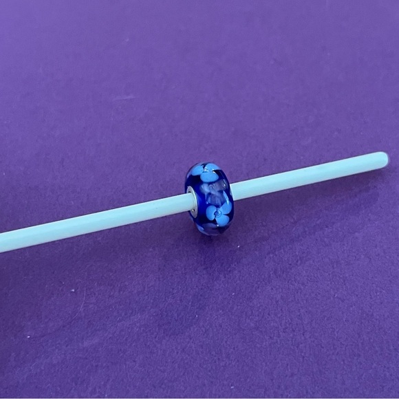 Trollbeads blue Double Flower bead. - Picture 8 of 9